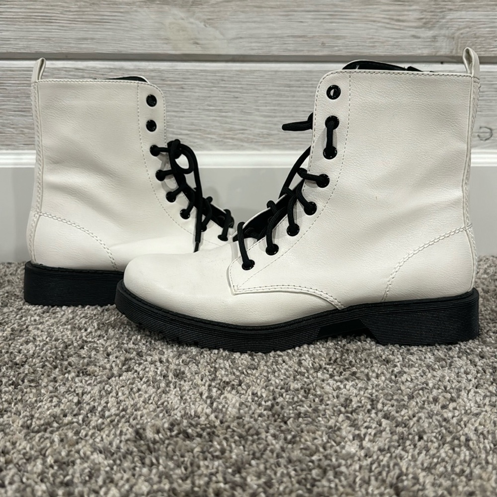Women’s combat boots